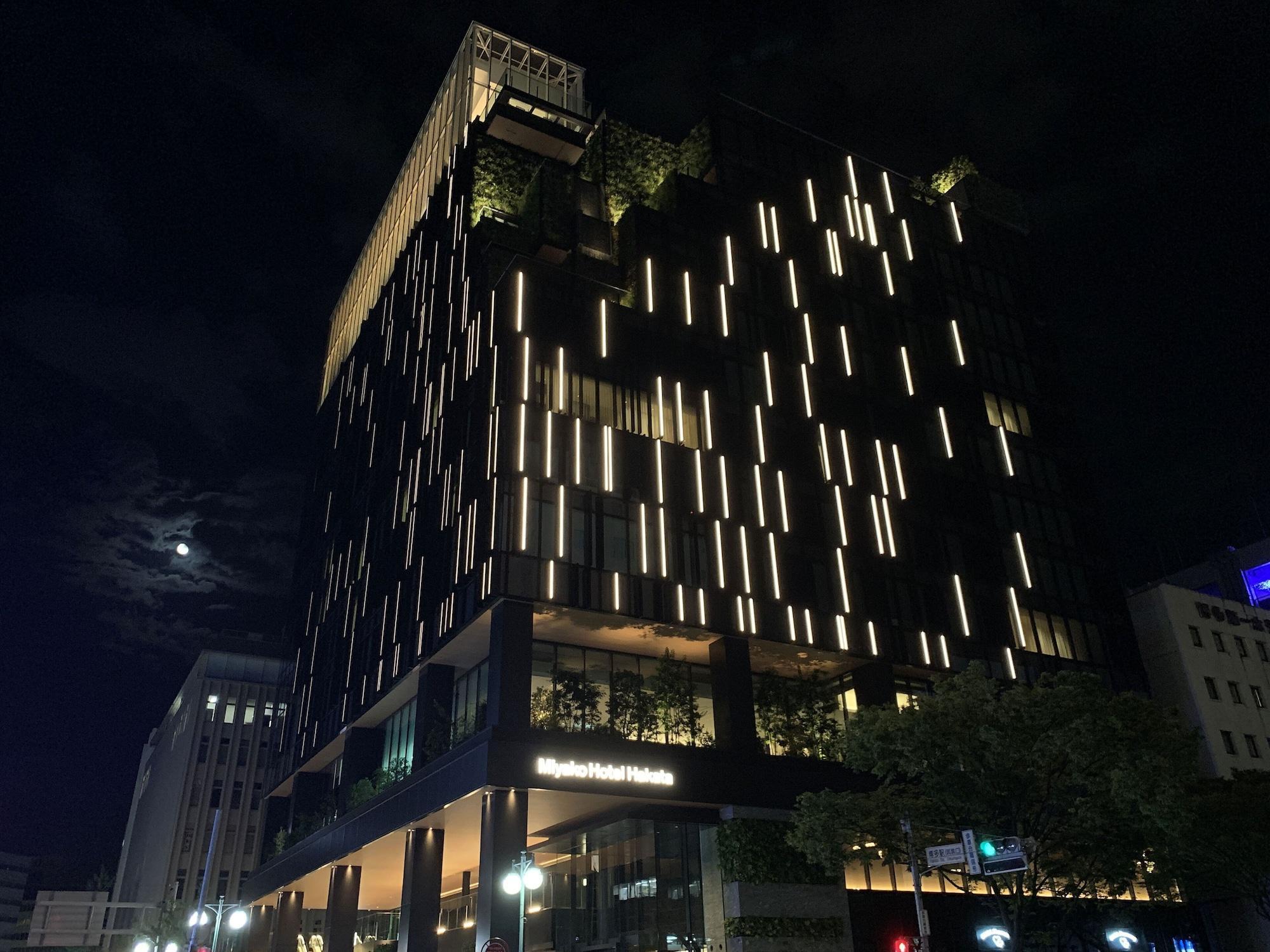 Miyako Hotel Hakata Fukuoka  Exteriér fotografie The hotel at night