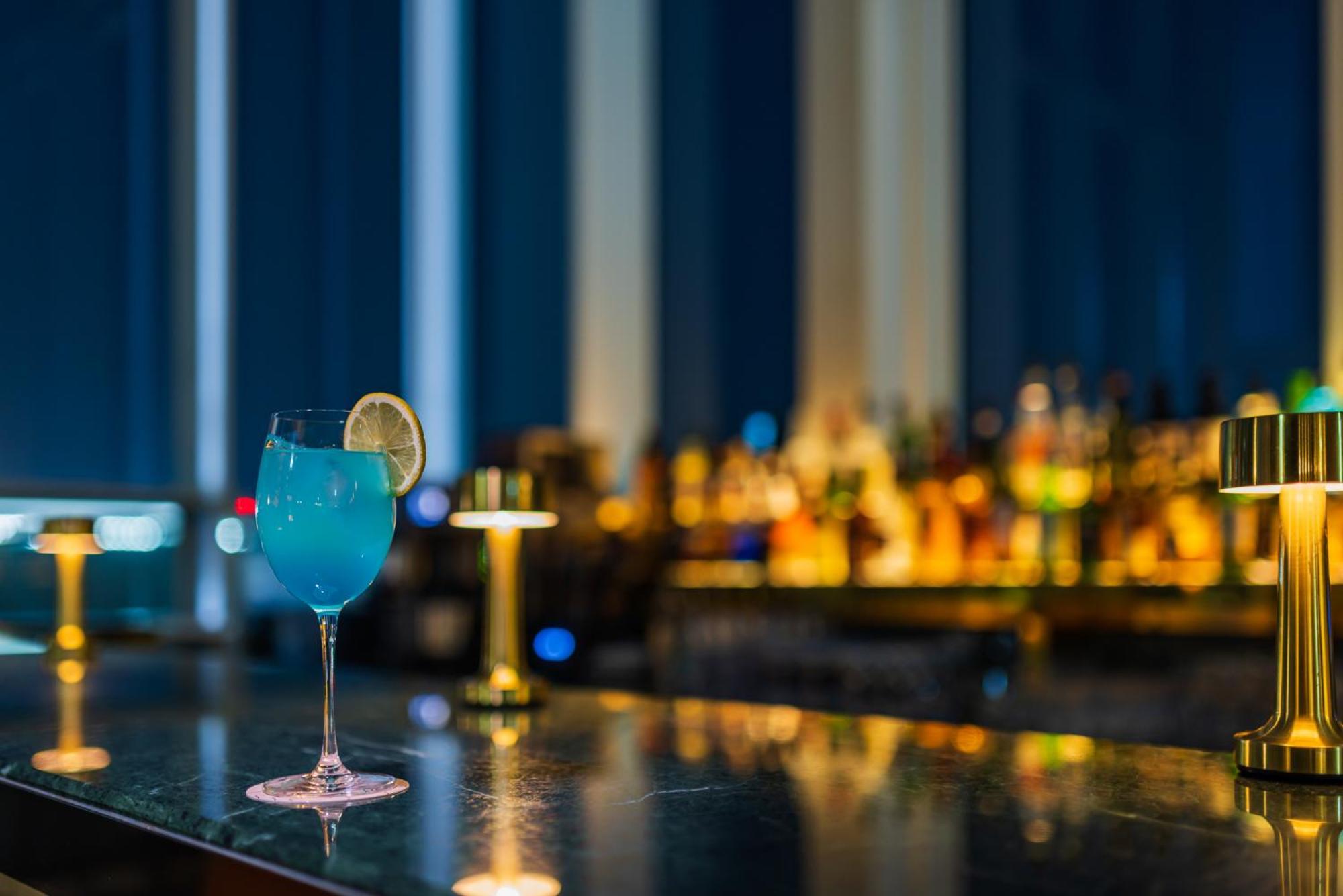 Miyako Hotel Hakata Fukuoka  Exteriér fotografie A Blue Hawaii cocktail