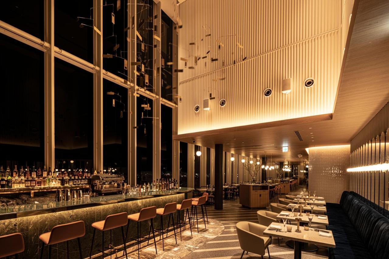 Miyako Hotel Hakata Fukuoka  Exteriér fotografie The bar at the 360° Sky Lounge