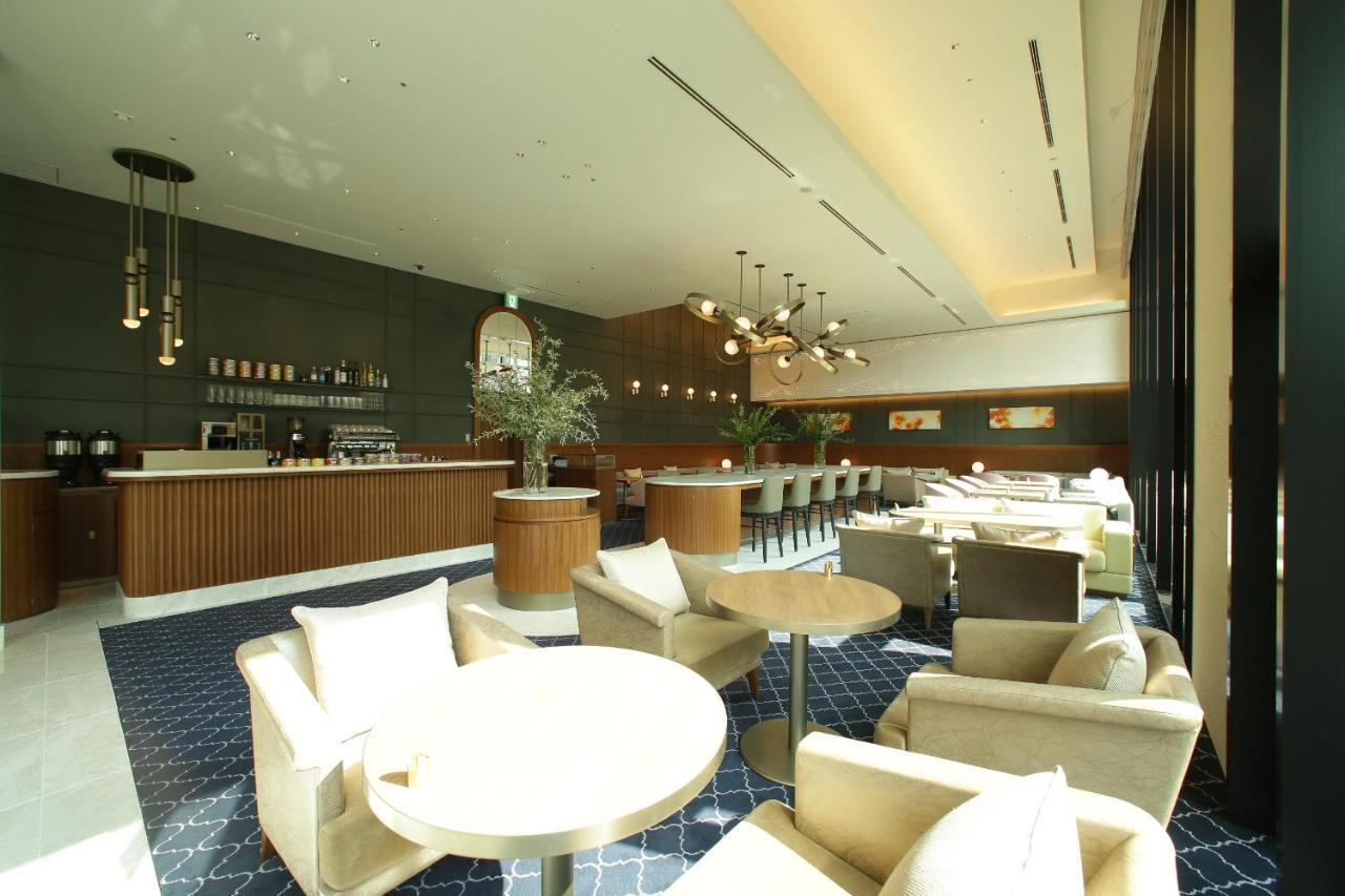 Miyako Hotel Hakata Fukuoka  Exteriér fotografie The lounge at Changi Airport