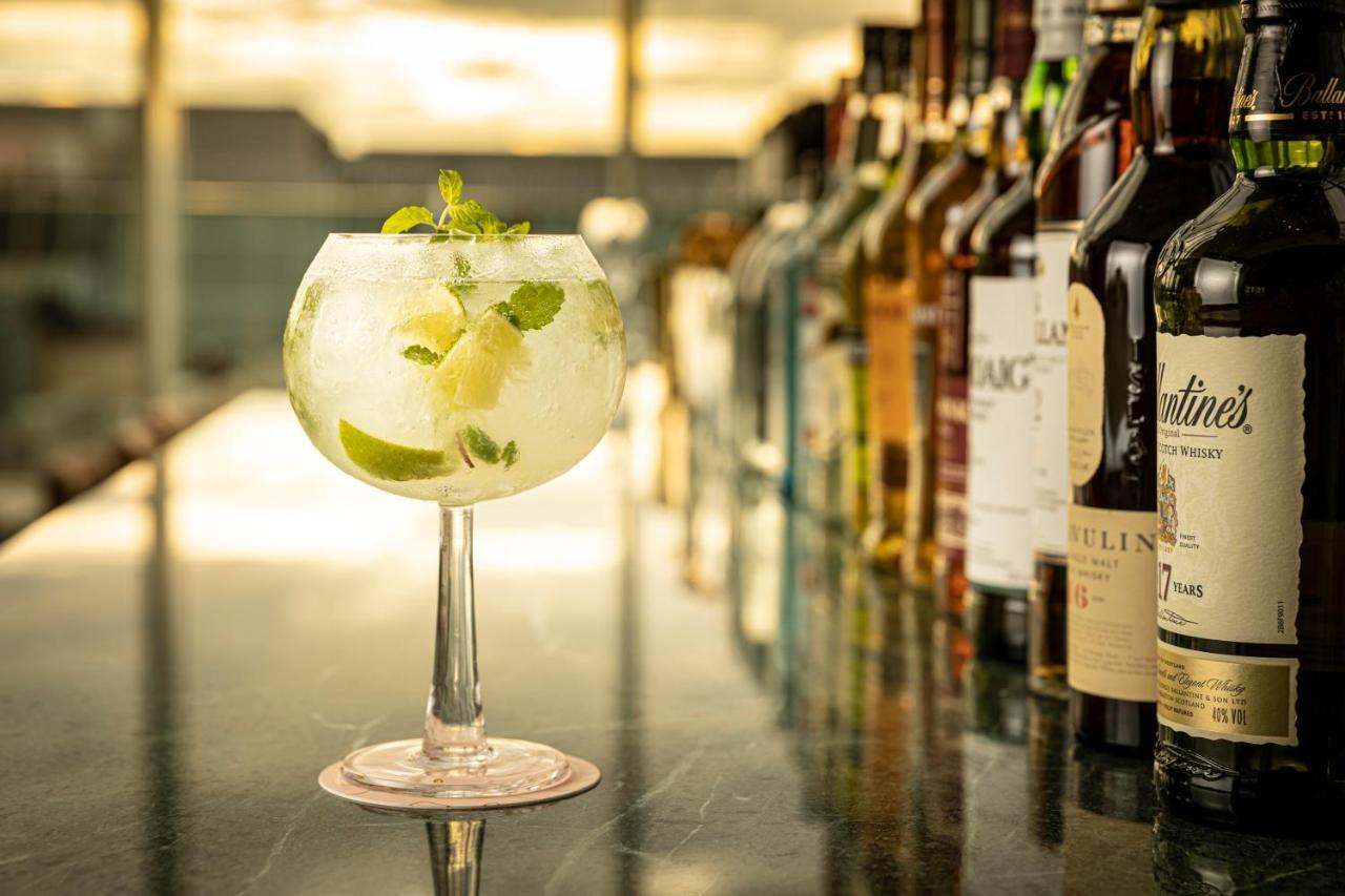 Miyako Hotel Hakata Fukuoka  Exteriér fotografie A gin and tonic